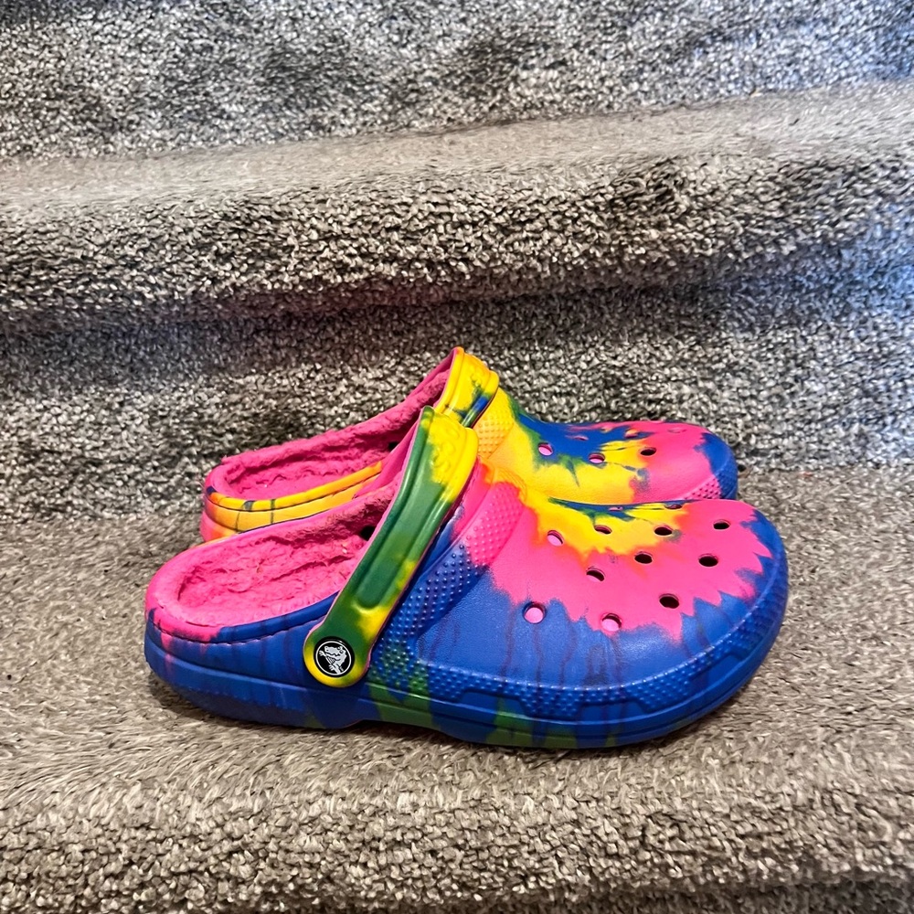 Crocs Women’s Fleece Lined Tie Dye Clogs Shoes
